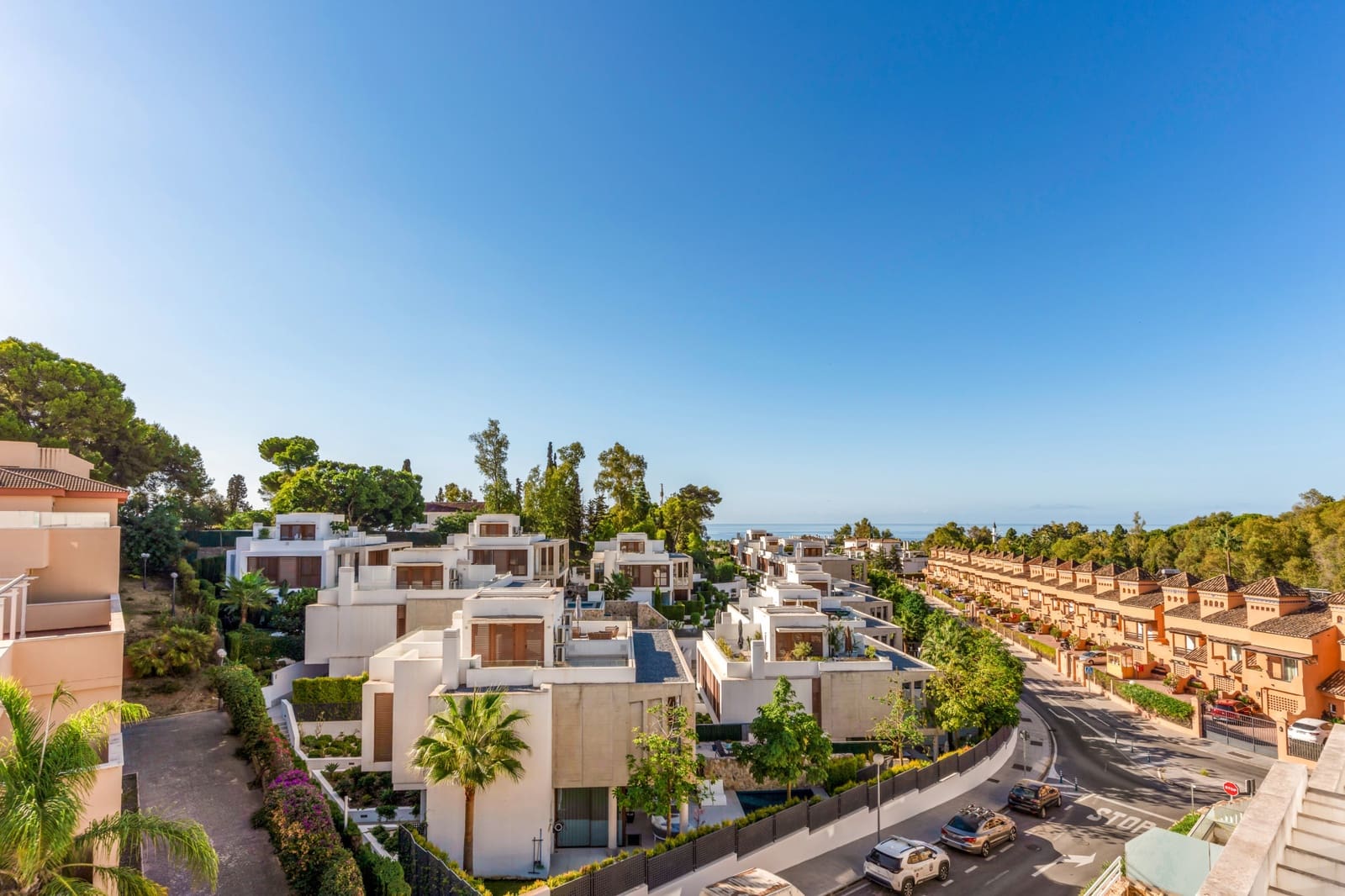 3 sypialnia Dom na sprzedaż w Marbella z basenem garażem - 1 415 000 € (Ref: 10089402)