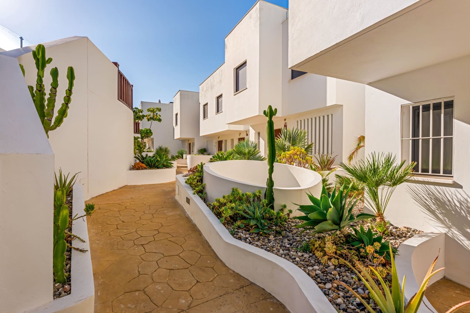 3 sypialnia Dom na sprzedaż w Marbella z basenem garażem - 1 415 000 € (Ref: 10089402)