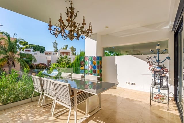 3 sypialnia Dom na sprzedaż w Marbella z basenem garażem - 1 415 000 € (Ref: 10089402)