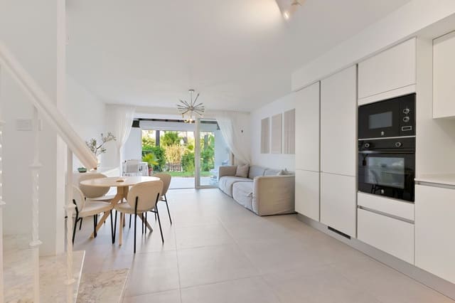 Casa de 3 habitaciones en Costalita, Estepona en venta con piscina garaje - 780.000 € (Ref: 10089404)