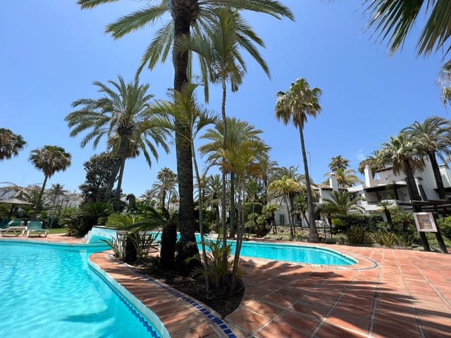 Casa de 3 habitaciones en Costalita, Estepona en venta con piscina garaje - 780.000 € (Ref: 10089404)