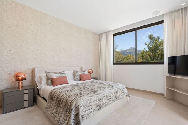 4 slaapkamer Villa te koop in Nueva Andalucia, Marbella met zwembad - € 3.950.000 (Ref: 10089405)