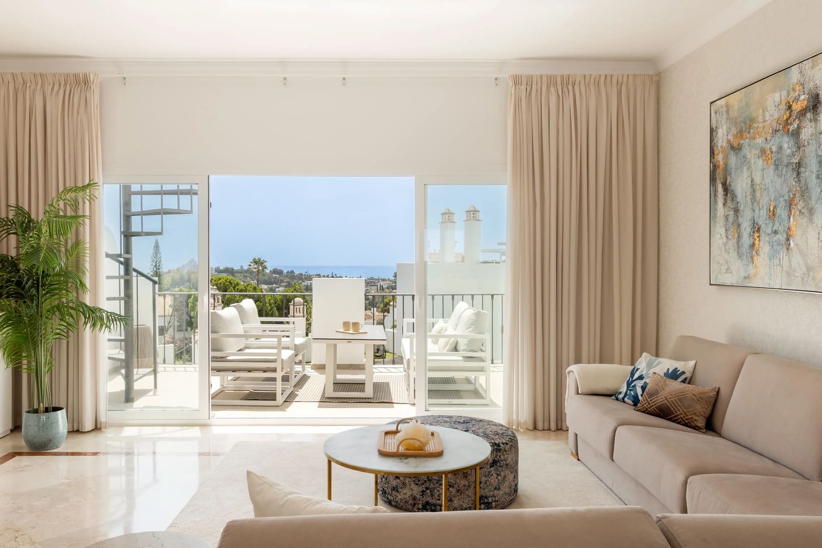 2 soverom Penthouse til salgs i Benahavis med svømmebasseng garasje - € 629 000 (Ref: 10089406)