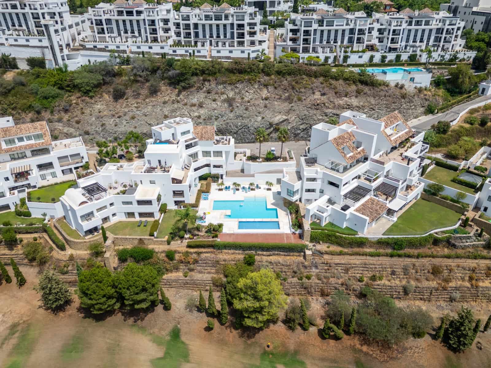 2 soveværelse Lejlighed til salg i Los Flamingos med swimmingpool garage - € 675.000 (Ref: 10089407)