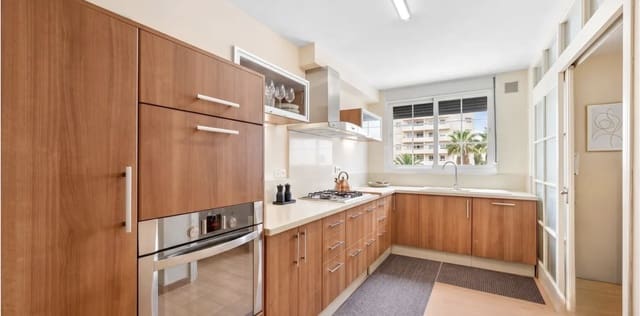Casa de 3 habitaciones en San Pedro de Alcantara, Marbella en venta con garaje - 739.000 € (Ref: 10090729)