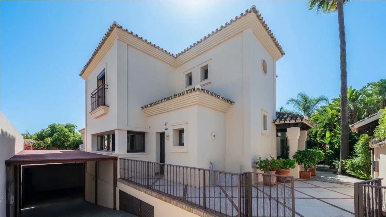 Chalet de 8 habitaciones en San Pedro de Alcantara en venta con piscina garaje - 3.950.000 € (Ref: 10090730)
