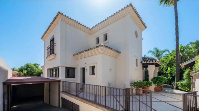 Chalet de 8 habitaciones en San Pedro de Alcantara, Marbella en venta con piscina garaje - 3.950.000 € (Ref: 10090730)