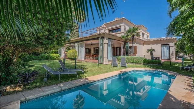 Chalet de 8 habitaciones en San Pedro de Alcantara, Marbella en venta con piscina garaje - 3.950.000 € (Ref: 10090730)