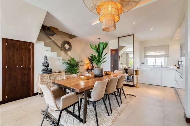 4 Zimmer Haus zu verkaufen in Marbella mit Pool Garage - 1.750.000 € (Ref: 10094374)