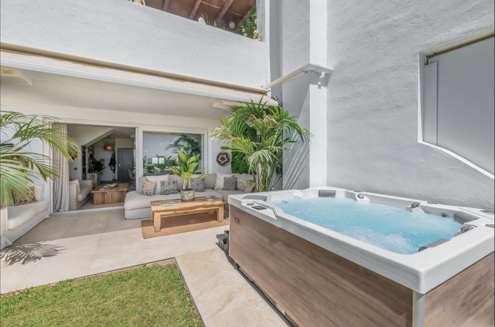 Casa de 4 habitaciones en Marbella en venta con piscina garaje - 1.750.000 € (Ref: 10094374)