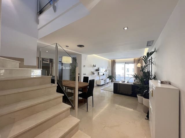 3 sovrum Takvåning till salu i San Pedro de Alcantara, Marbella med pool garage - 900 000 € (Ref: 10094382)