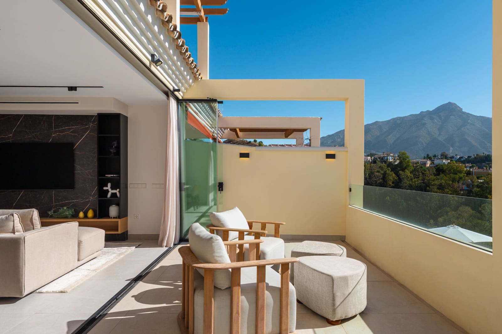 3 Zimmer Apartment zu verkaufen in Marbella mit Pool Garage - 1.050.000 € (Ref: 10102218)