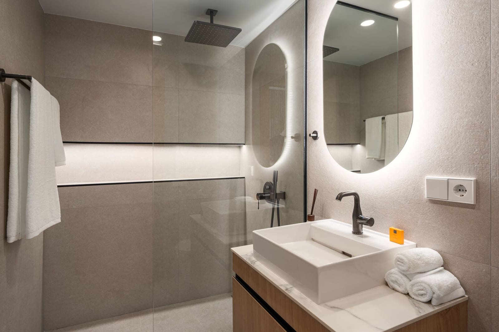3 Zimmer Apartment zu verkaufen in Marbella mit Pool Garage - 1.050.000 € (Ref: 10102218)