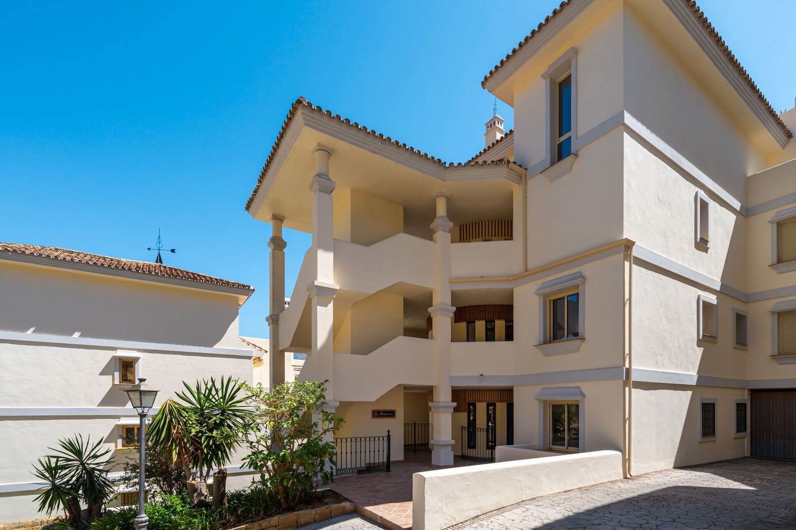 3 Zimmer Apartment zu verkaufen in Marbella mit Pool Garage - 1.050.000 € (Ref: 10102218)