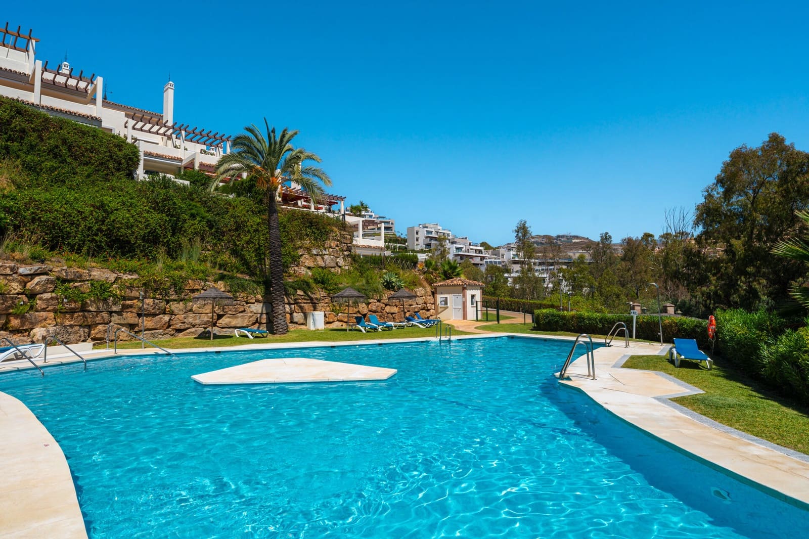 3 Zimmer Apartment zu verkaufen in Marbella mit Pool Garage - 1.050.000 € (Ref: 10102218)