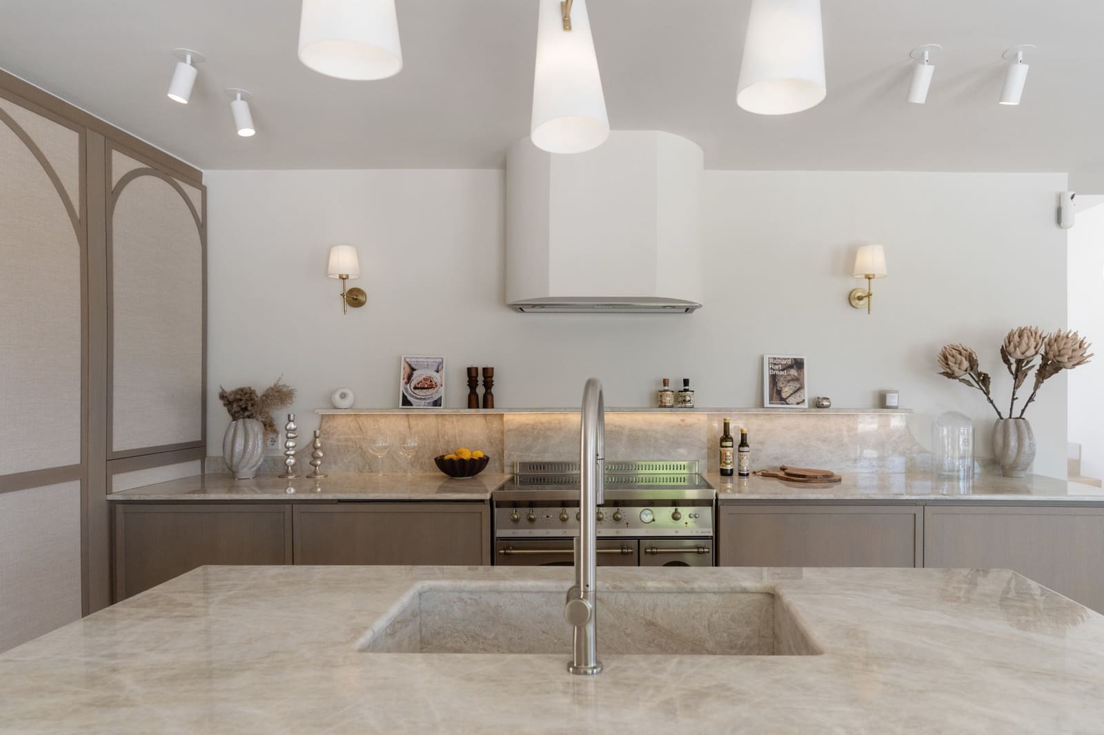 4 slaapkamer Villa te koop in Nueva Andalucia met zwembad garage - € 3.495.000 (Ref: 10102219)