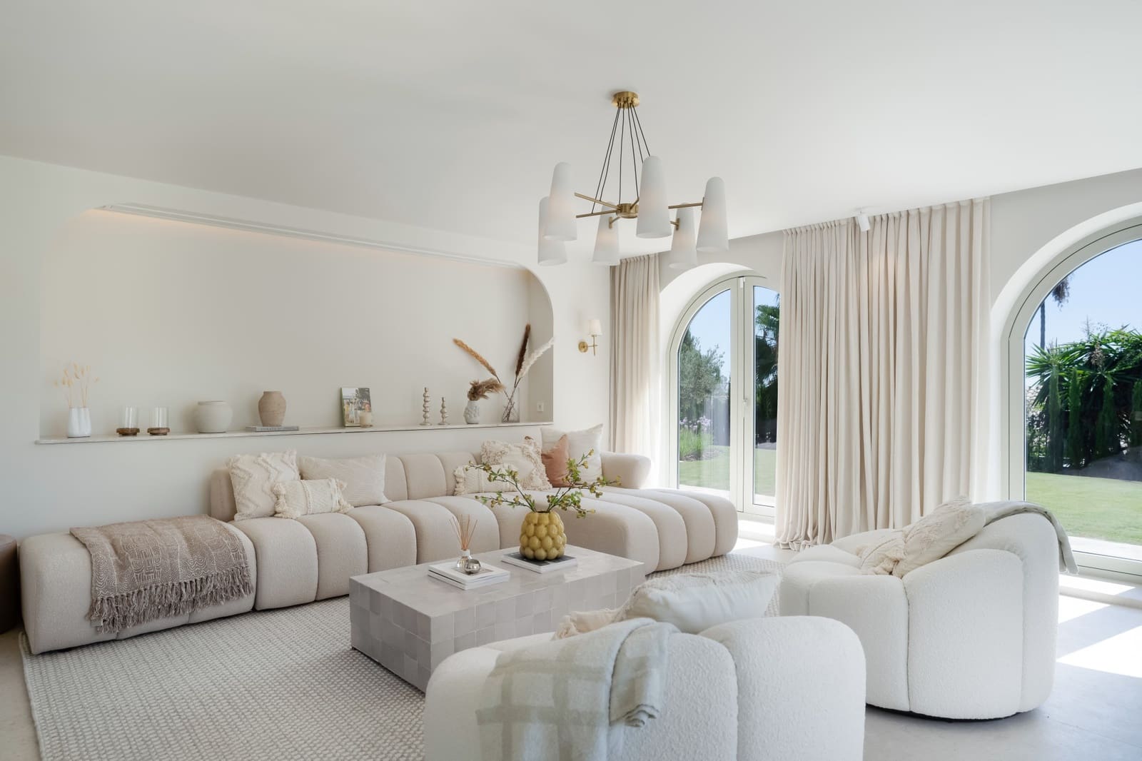 4 slaapkamer Villa te koop in Nueva Andalucia met zwembad garage - € 3.495.000 (Ref: 10102219)