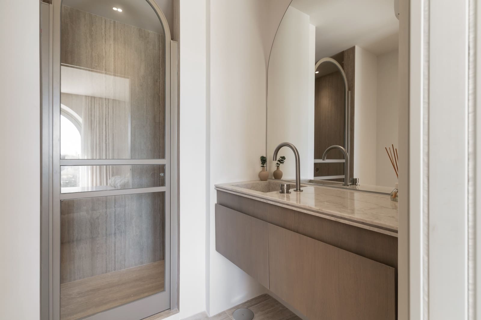 4 slaapkamer Villa te koop in Nueva Andalucia met zwembad garage - € 3.495.000 (Ref: 10102219)