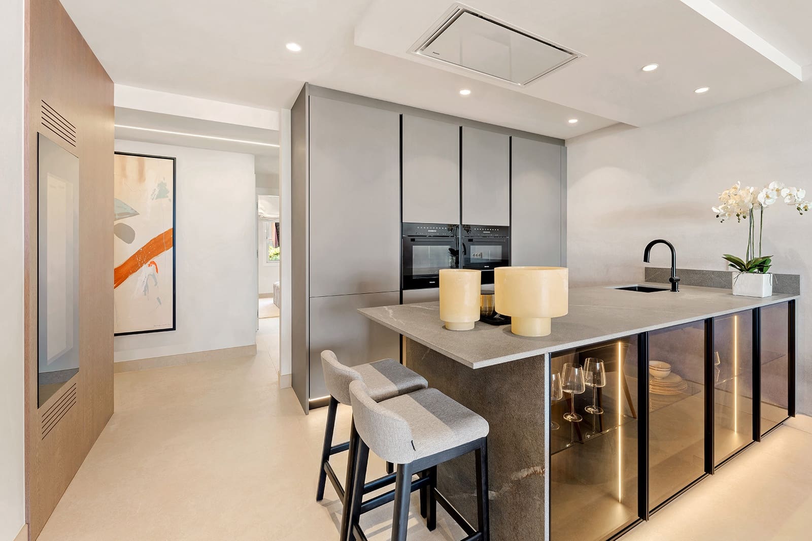 Apartamento de 3 habitaciones en Estepona en venta con piscina garaje - 2.350.000 € (Ref: 10109374)