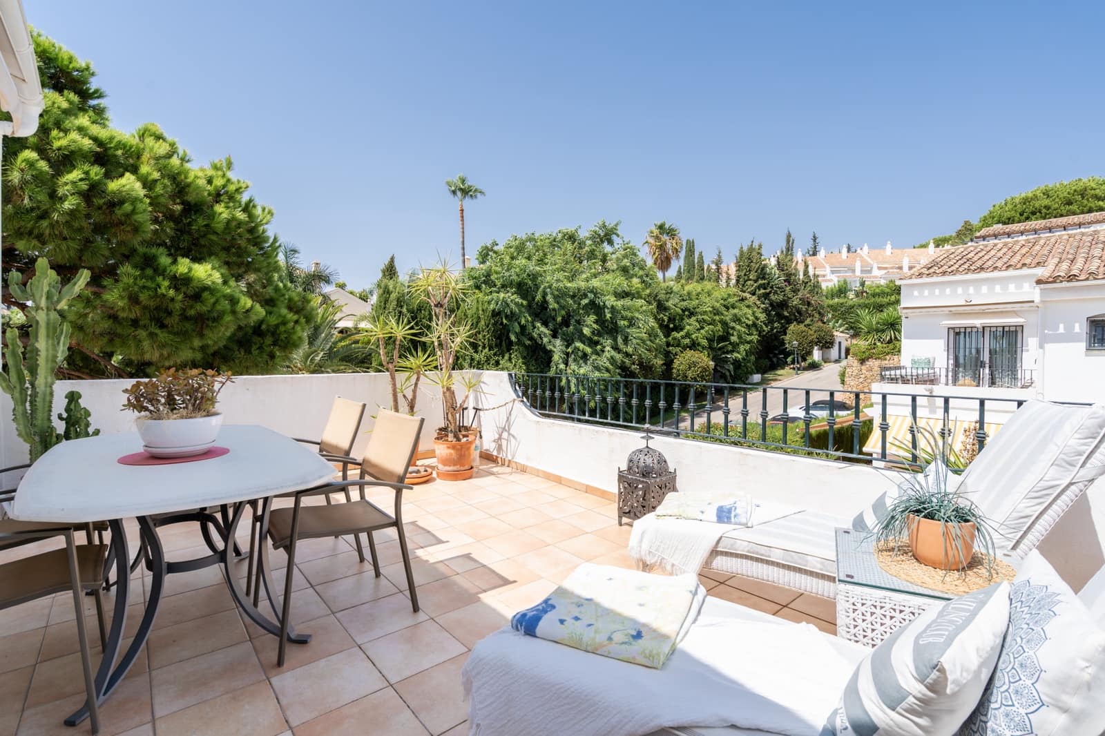 2 slaapkamer Penthouse te koop in El Paraiso met zwembad - € 550.000 (Ref: 10109375)