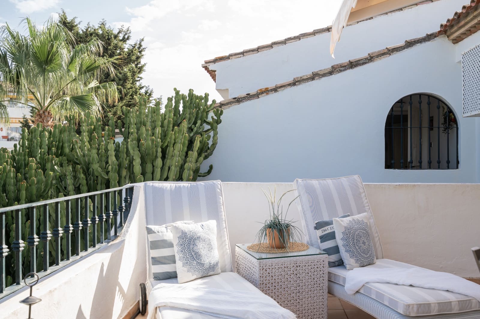 2 slaapkamer Penthouse te koop in El Paraiso met zwembad - € 550.000 (Ref: 10109375)