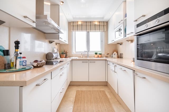 2 slaapkamer Penthouse te koop in El Paraiso, Estepona - € 550.000 (Ref: 10109375)
