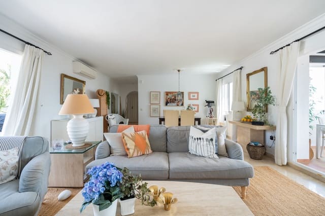 2 slaapkamer Penthouse te koop in El Paraiso, Estepona - € 550.000 (Ref: 10109375)
