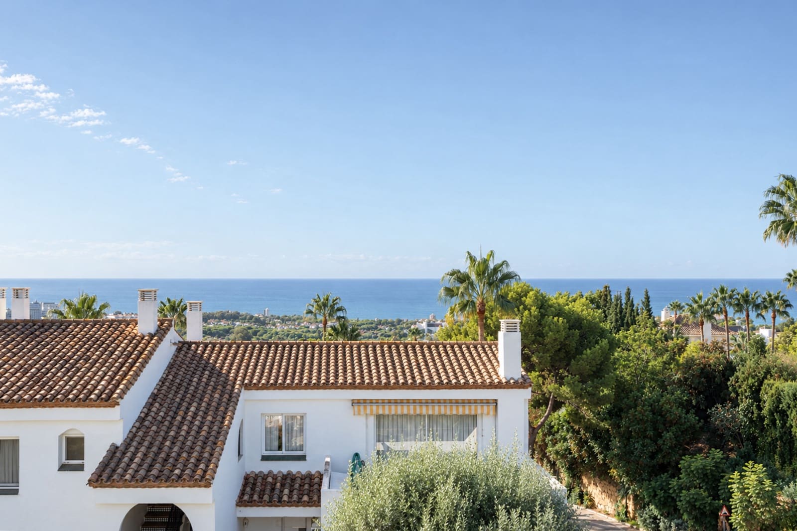 2 slaapkamer Penthouse te koop in El Paraiso met zwembad - € 550.000 (Ref: 10109375)
