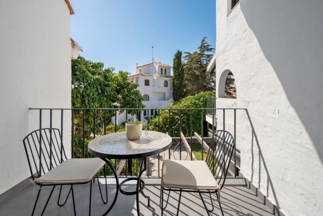 4 makuuhuone Omakotitalo myytävänä paikassa Marbella mukana uima-altaan 
autotalli - 1 395 000 € (Ref: 10109376)