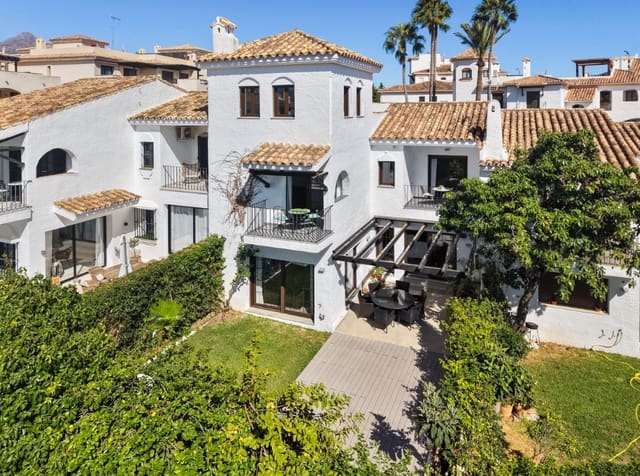 4 makuuhuone Omakotitalo myytävänä paikassa Marbella mukana uima-altaan 
autotalli - 1 395 000 € (Ref: 10109376)