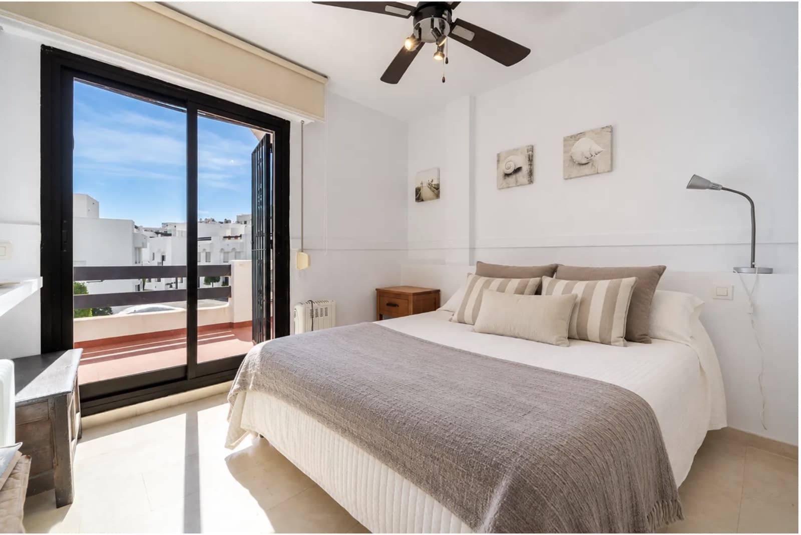 Casa de 4 habitaciones en San Pedro de Alcantara en venta con piscina garaje - 895.000 € (Ref: 10110952)