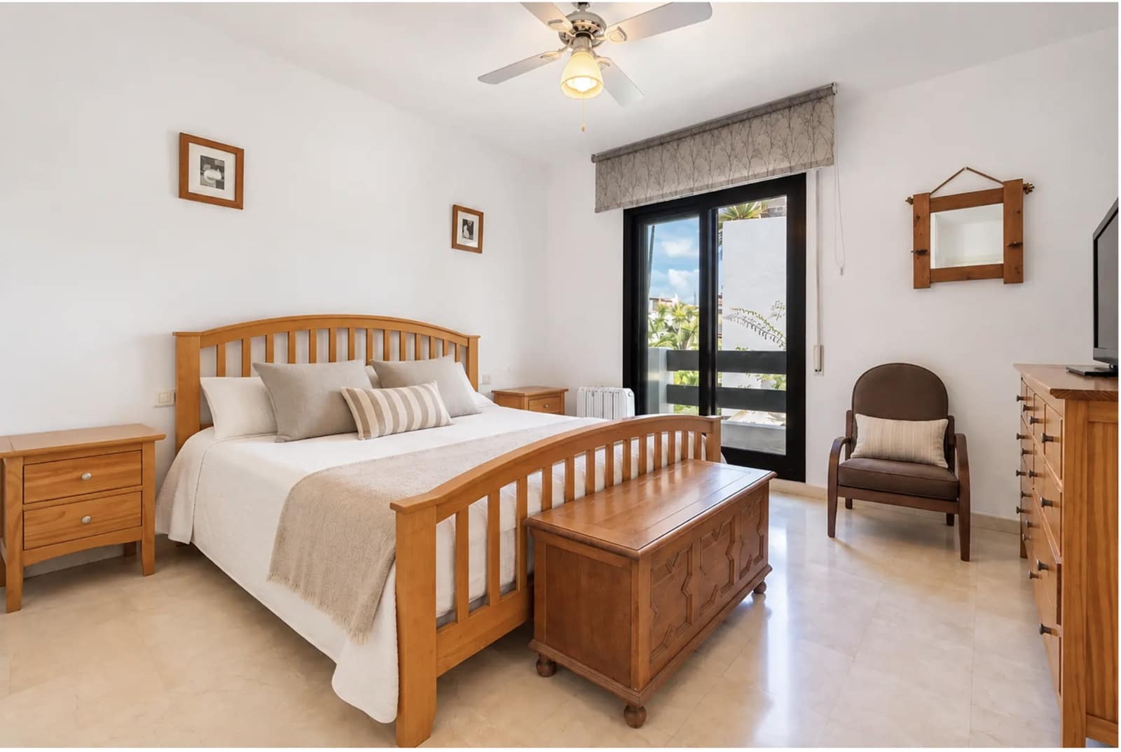 Casa de 4 habitaciones en San Pedro de Alcantara en venta con piscina garaje - 895.000 € (Ref: 10110952)