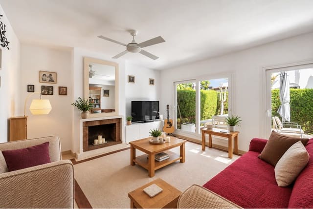 Casa de 4 habitaciones en San Pedro de Alcantara, Marbella en venta con piscina garaje - 895.000 € (Ref: 10110952)