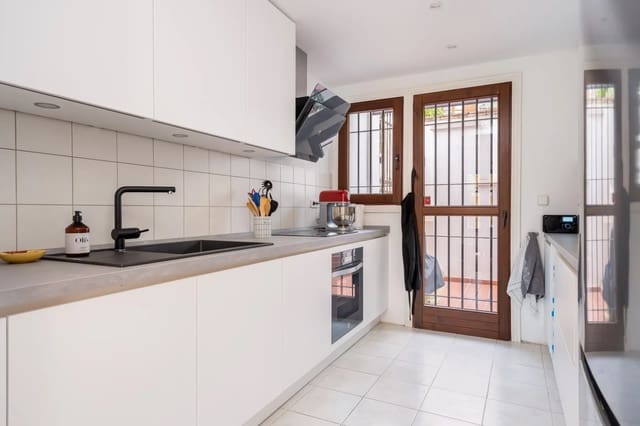 3 soverom Hus til salgs i Golden Mile, Marbella med svømmebasseng garasje - € 1 449 000 (Ref: 10111530)