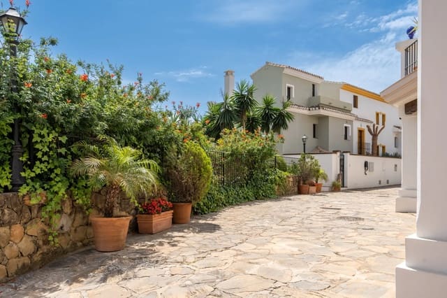 3 soverom Hus til salgs i Golden Mile, Marbella med svømmebasseng garasje - € 1 449 000 (Ref: 10111530)