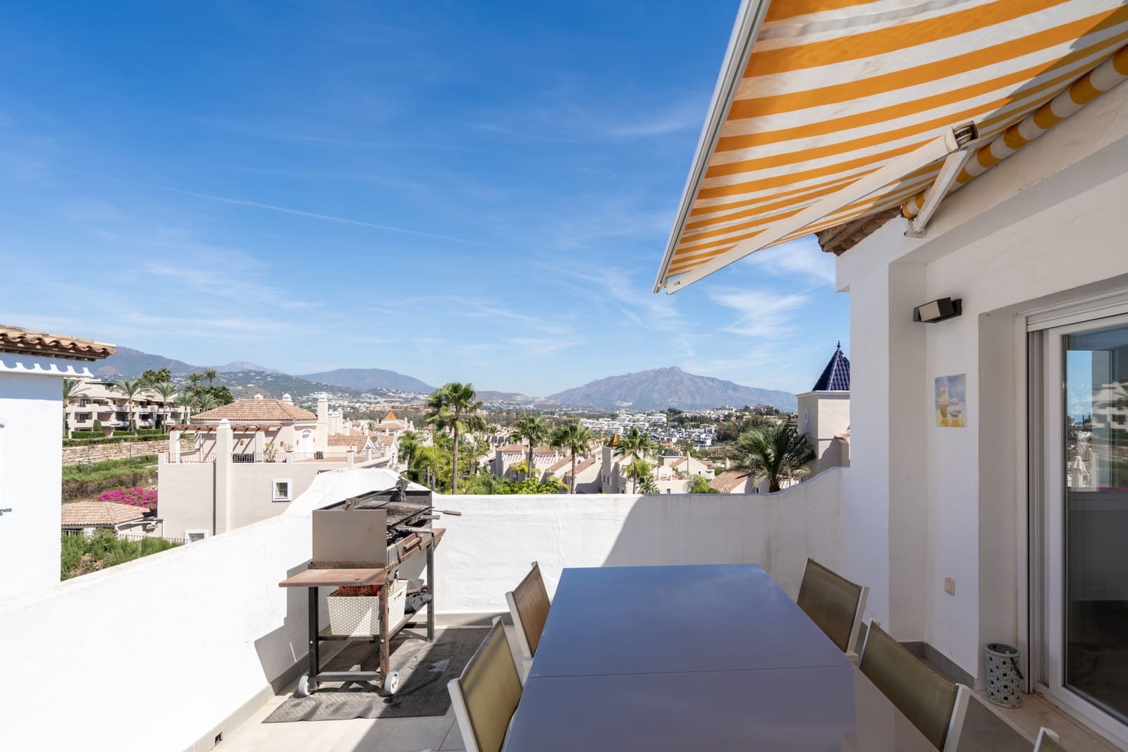 3 slaapkamer Penthouse te koop in El Paraiso met zwembad - € 675.000 (Ref: 10115578)