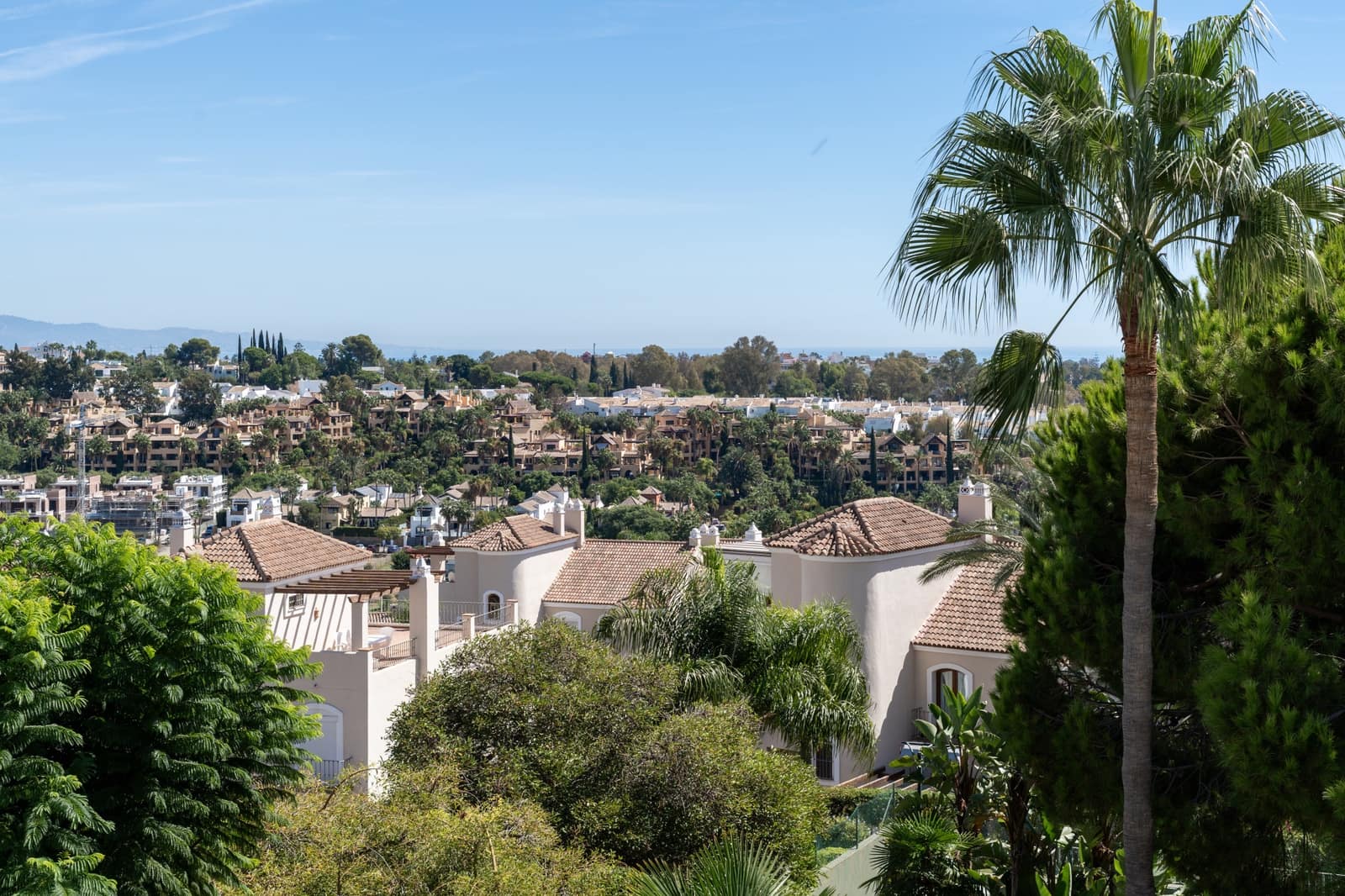3 slaapkamer Penthouse te koop in El Paraiso met zwembad - € 675.000 (Ref: 10115578)