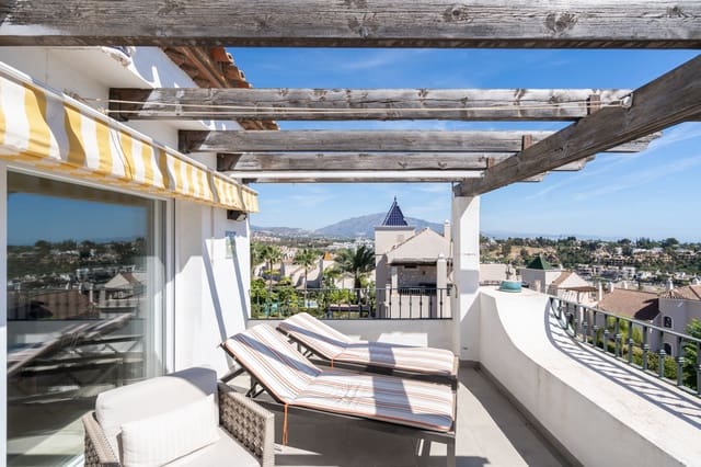 3 quarto Penthouse para venda em El Paraiso, Estepona com piscina - 675 000 € (Ref: 10115578)