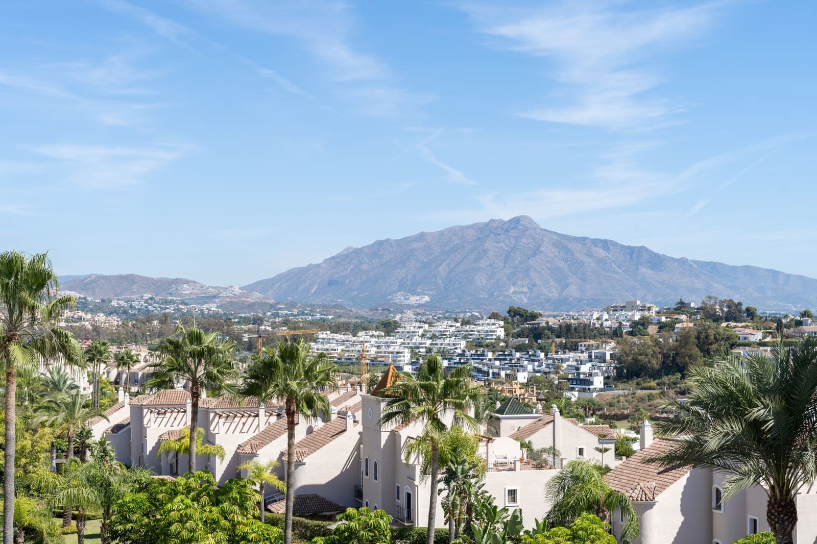 3 slaapkamer Penthouse te koop in El Paraiso met zwembad - € 675.000 (Ref: 10115578)
