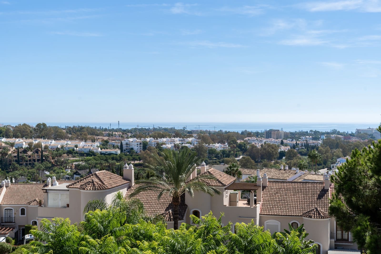 3 slaapkamer Penthouse te koop in El Paraiso met zwembad - € 675.000 (Ref: 10115578)