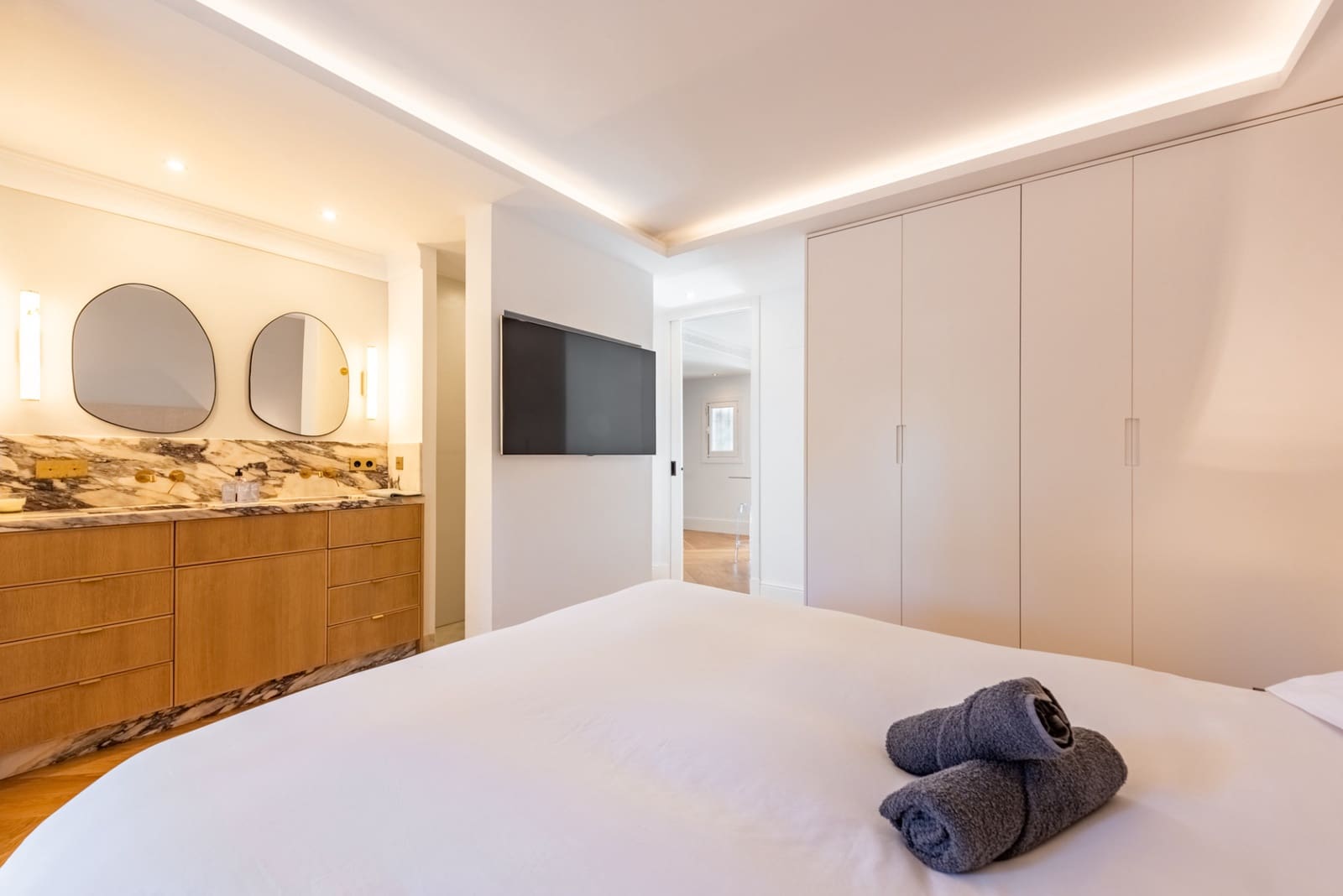 Apartamento de 3 habitaciones en Nueva Andalucia en venta con piscina garaje - 595.000 € (Ref: 10115582)
