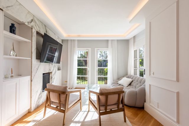 Apartamento de 3 habitaciones en Nueva Andalucia, Marbella en venta con piscina garaje - 595.000 € (Ref: 10115582)