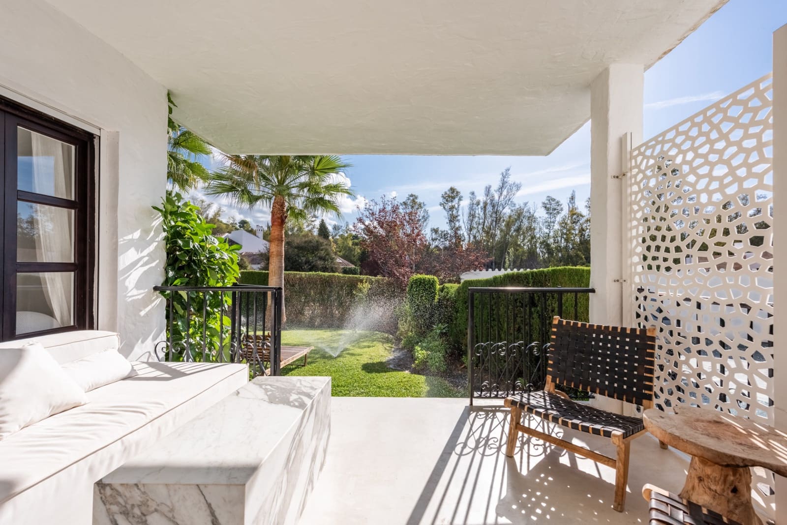 Apartamento de 3 habitaciones en Nueva Andalucia en venta con piscina garaje - 595.000 € (Ref: 10115582)