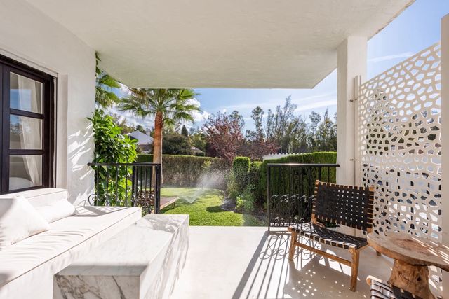 Apartamento de 3 habitaciones en Nueva Andalucia, Marbella en venta con piscina garaje - 595.000 € (Ref: 10115582)