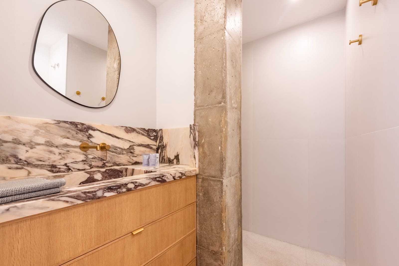 Apartamento de 3 habitaciones en Nueva Andalucia en venta con piscina garaje - 595.000 € (Ref: 10115582)