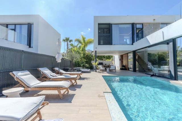 4 soveværelse Semi-Rækkehus til salg i Estepona med swimmingpool garage - € 2.150.000 (Ref: 10119035)