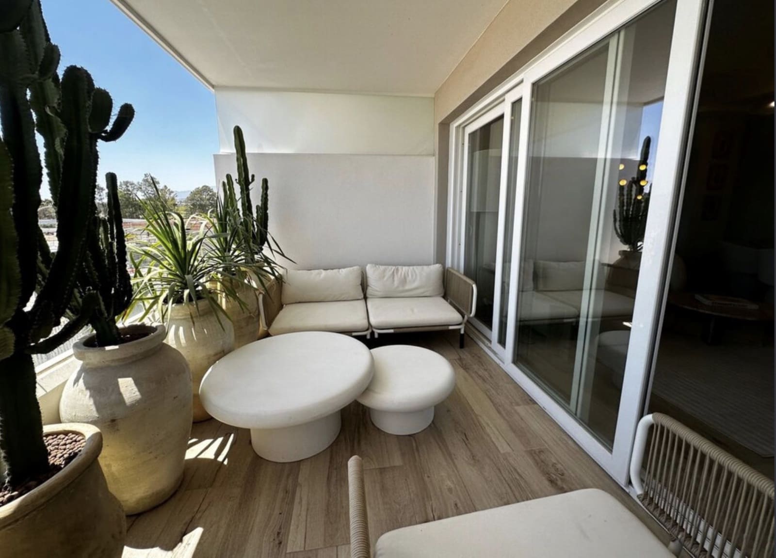 3 sypialnia Mieszkanie na sprzedaż w Nueva Andalucia z basenem garażem - 515 000 € (Ref: 10119036)