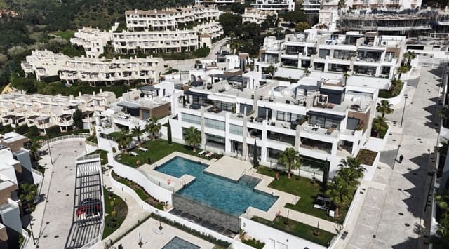2 soverom Penthouse til salgs i Marbella med svømmebasseng garasje - € 1 000 000 (Ref: 10119036)