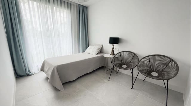 2 soverom Penthouse til salgs i Marbella med svømmebasseng garasje - € 1 000 000 (Ref: 10119036)