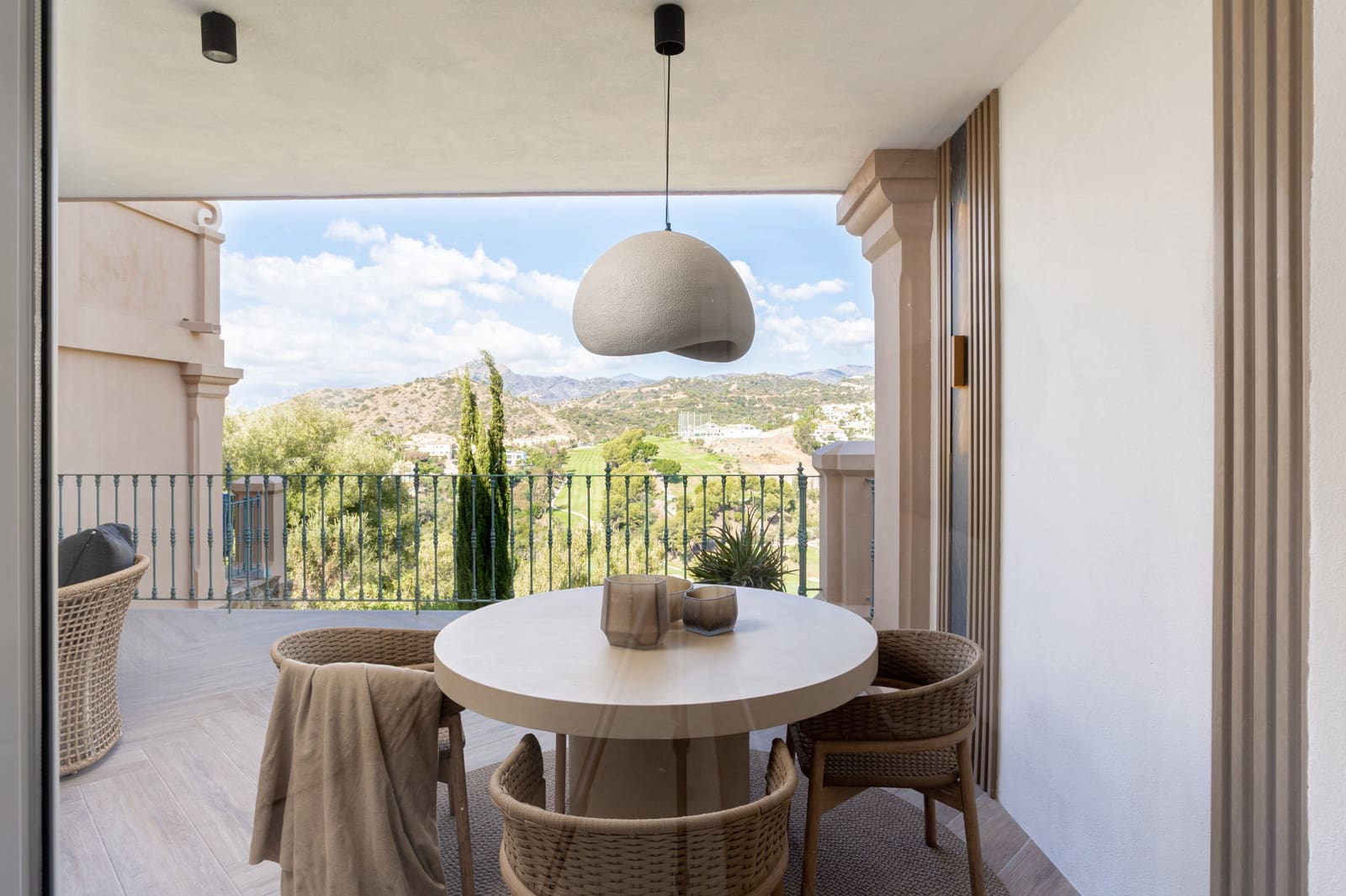 Apartamento de 3 habitaciones en Benahavís en venta con piscina - 1.270.000 € (Ref: 10119037)